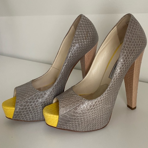 Brian Atwood 3 toned Snakeskin peeptoe platform pump - Picture 6 of 6